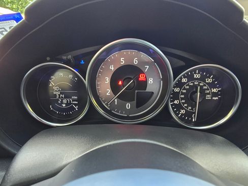 Used 2016 MAZDA MX-5 Miata Grand Touring RWD image 13