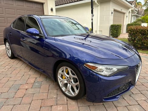 Used 2020 Alfa Romeo Giulia Ti w/ Active Blind Spot Package image 4