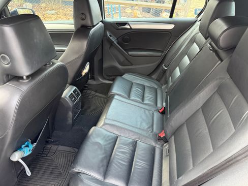 Used 2013 Volkswagen Golf 4-Door image 8