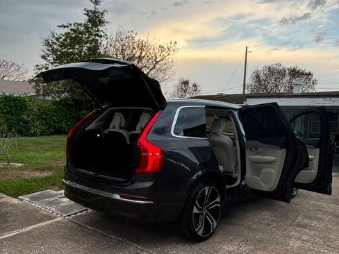 Used 2025 Volvo XC90 B6 Ultra w/ Lounge Package AWD/4WD image 12