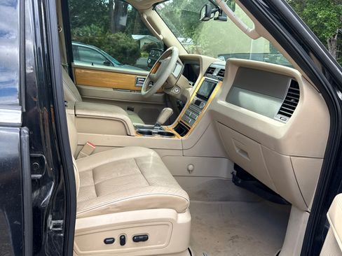 Used 2007 Lincoln Navigator 4WD image 19