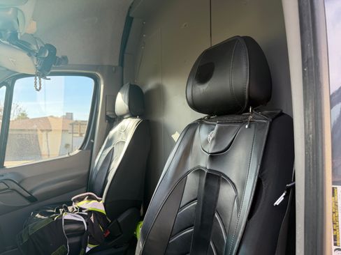 Used 2018 Mercedes-Benz Sprinter 2500 image 8