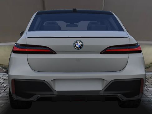 Used 2024 BMW i7 xDrive60 w/ Executive Package image 5