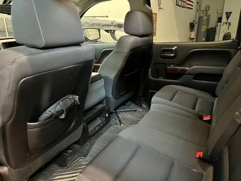 Used 2015 GMC Sierra 2500 SLE w/ Suspension Package, Off-Road image 9