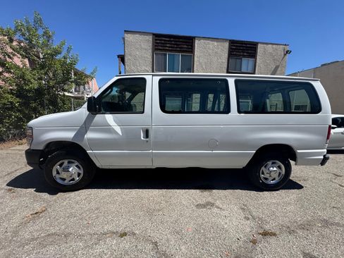 Used 2013 Ford E-150 and Econoline 150 Wagon w/ PWR Windows & Locks Group RWD image 6