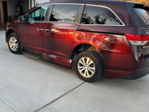 Used 2014 Honda Odyssey EX-L image 2