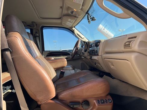 Used 2006 Ford F350 King Ranch image 9