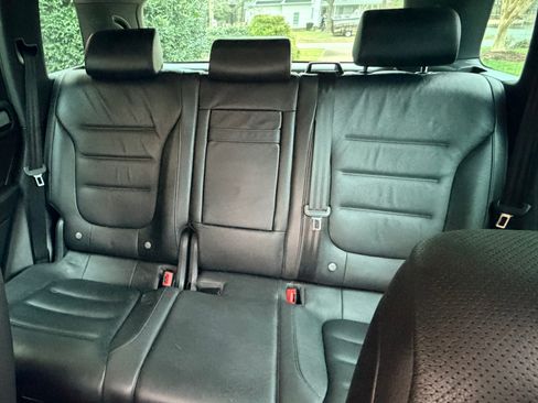 Used 2017 Volkswagen Touareg Wolfsburg Edition image 28