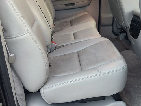 Used 2013 Chevrolet Avalanche LTZ image 11