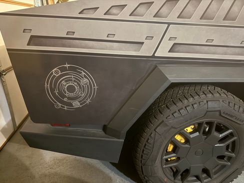 Used 2024 Tesla Cybertruck AWD Crew Cab image 17