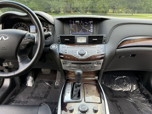Used 2016 INFINITI Q70 L 3.7 w/ Deluxe Touring Package RWD image 14