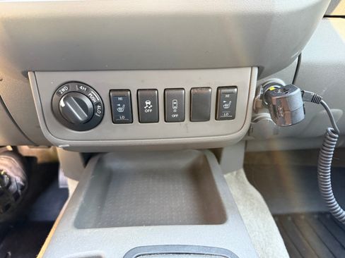 Used 2016 Nissan Frontier SV w/ SV Value Truck Pkg image 14