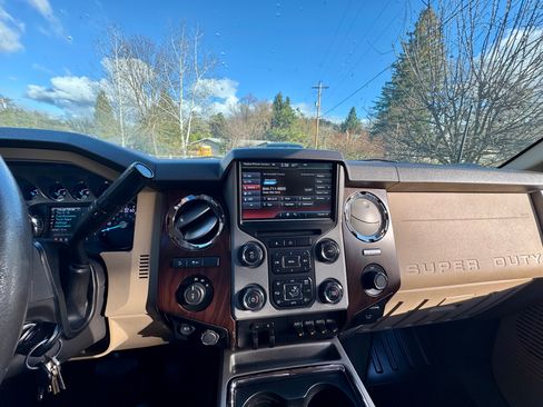 Used 2016 Ford F250 Lariat w/ Lariat Ultimate Package image 12