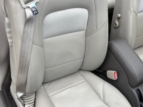 Used 2004 Chrysler Sebring Limited FWD image 11
