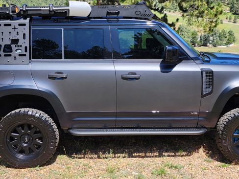 Used 2022 Land Rover Defender 110 V8 AWD/4WD image 1