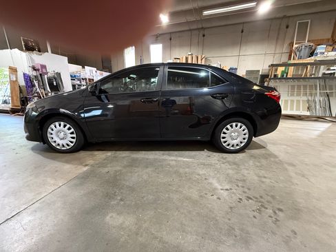 Used 2018 Toyota Corolla LE FWD image 6