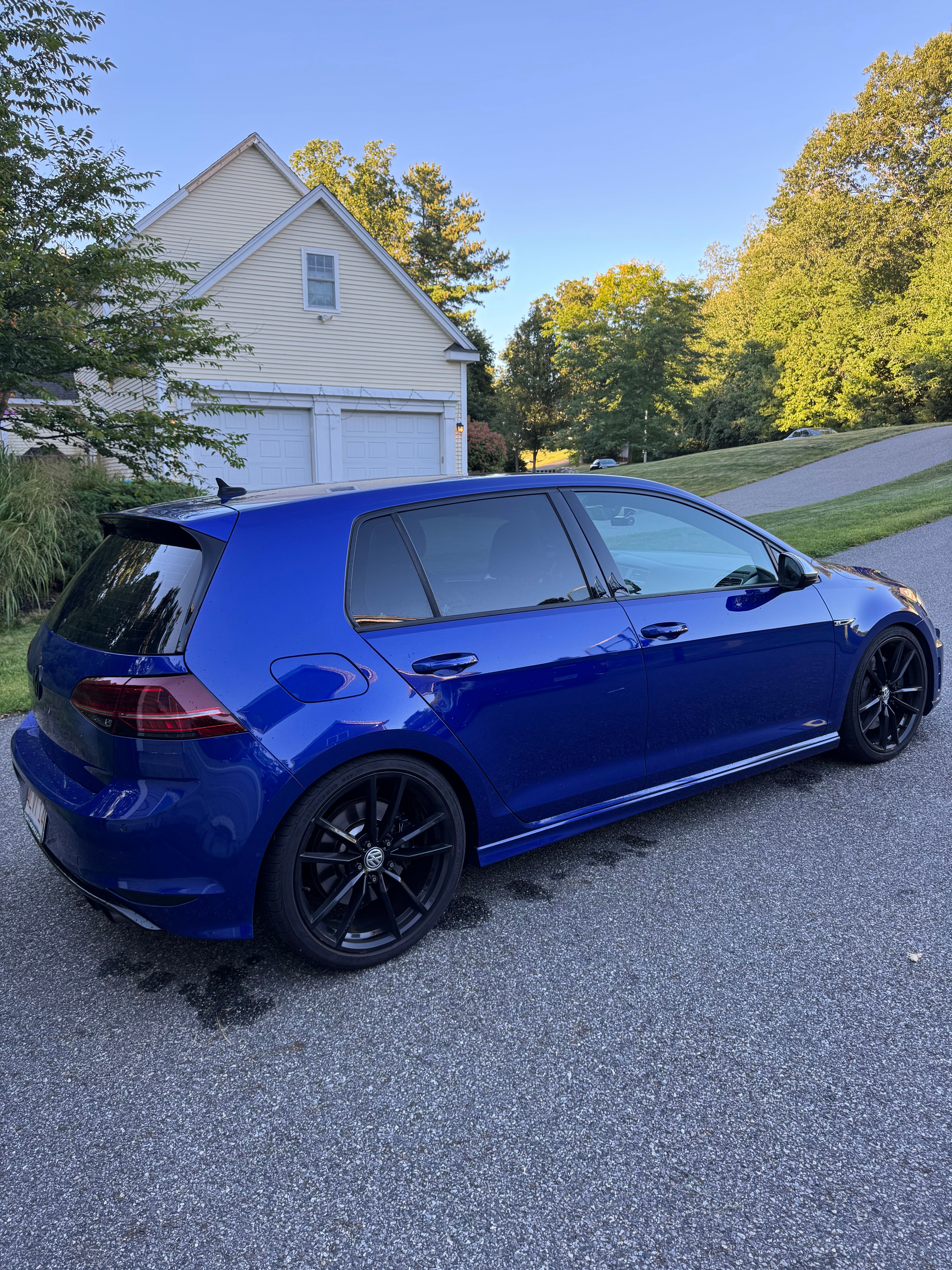 Used 2017 Volkswagen Golf R 4-Door AWD/4WD image 4