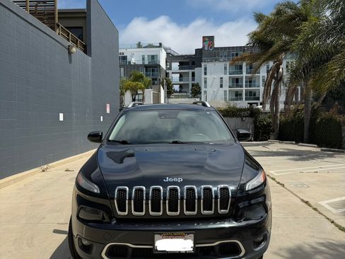 Used 2014 Jeep Cherokee Limited w/ Technology Group AWD/4WD image 4