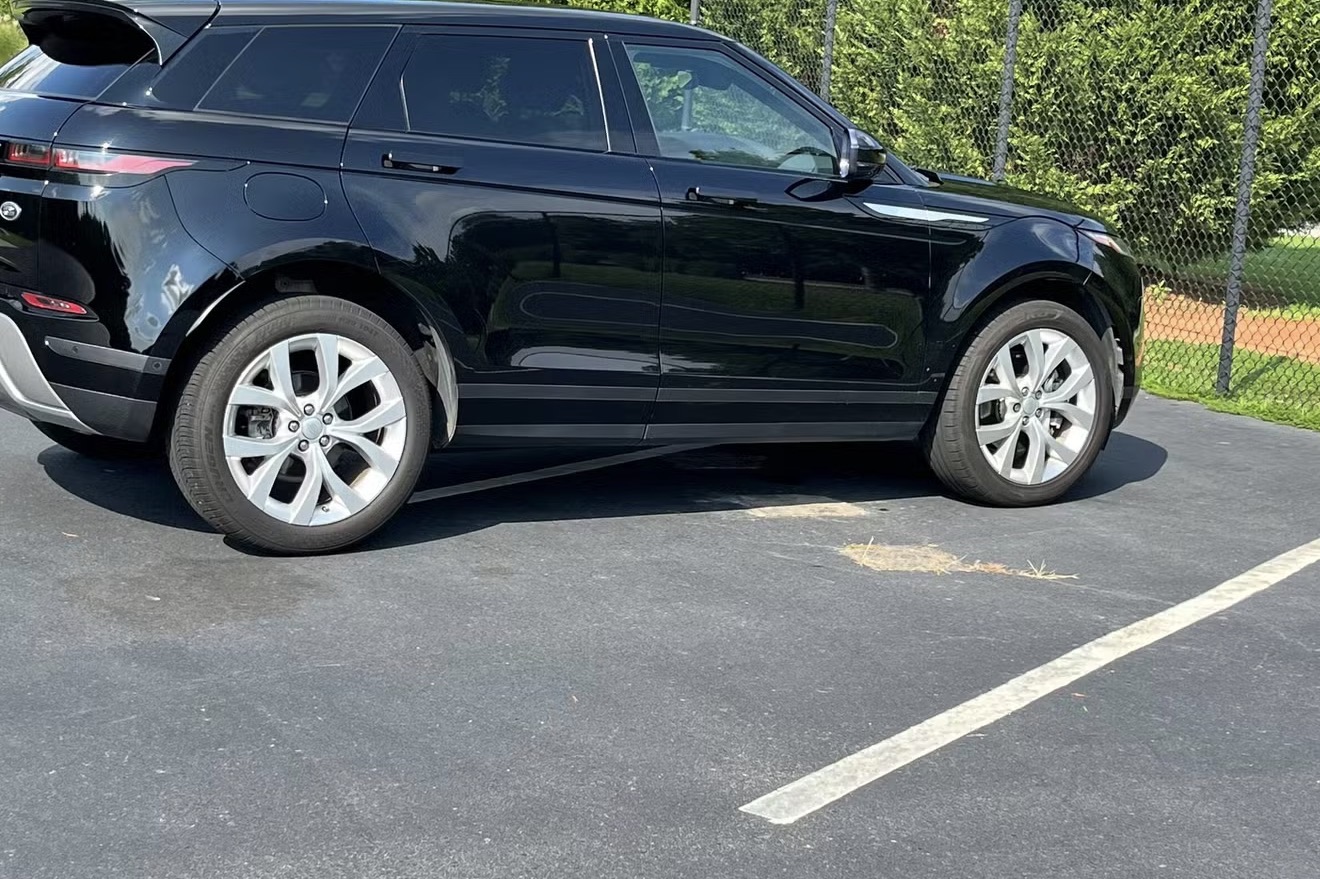 Used 2020 Land Rover Range Rover Evoque SE AWD/4WD image 4
