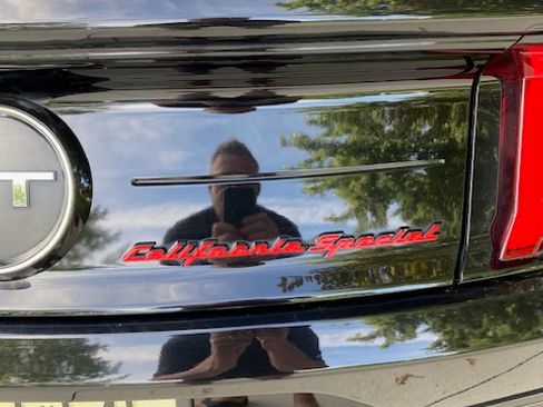 Used 2021 Ford Mustang GT Premium w/ Equipment Group 401A RWD image 18