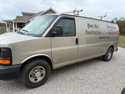 Used 2003 Chevrolet Express 3500 Extended Van 3D image 12