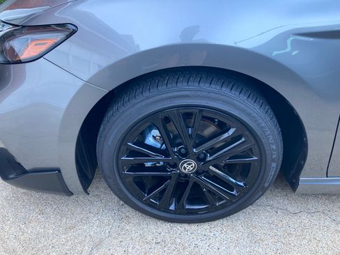 Used 2025 Toyota Camry SE image 11