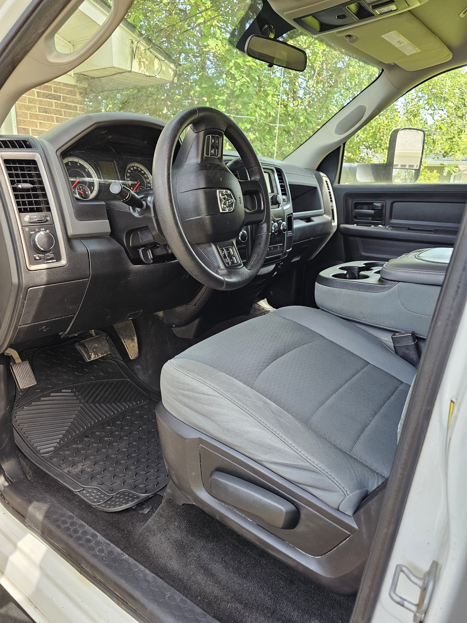 Used 2017 RAM 2500 Tradesman w/ Chrome Appearance Group AWD/4WD image 8