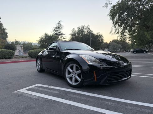 Used 2005 Nissan 350Z Touring image 11