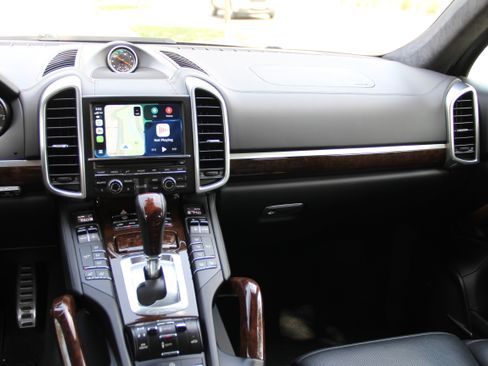 Used 2014 Porsche Cayenne AWD/4WD image 13