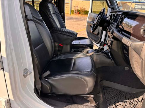 Used 2020 Jeep Wrangler Unlimited Sport image 10