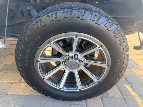 Used 2014 Ford F150 XLT w/ Equipment Group 302A Luxury image 4