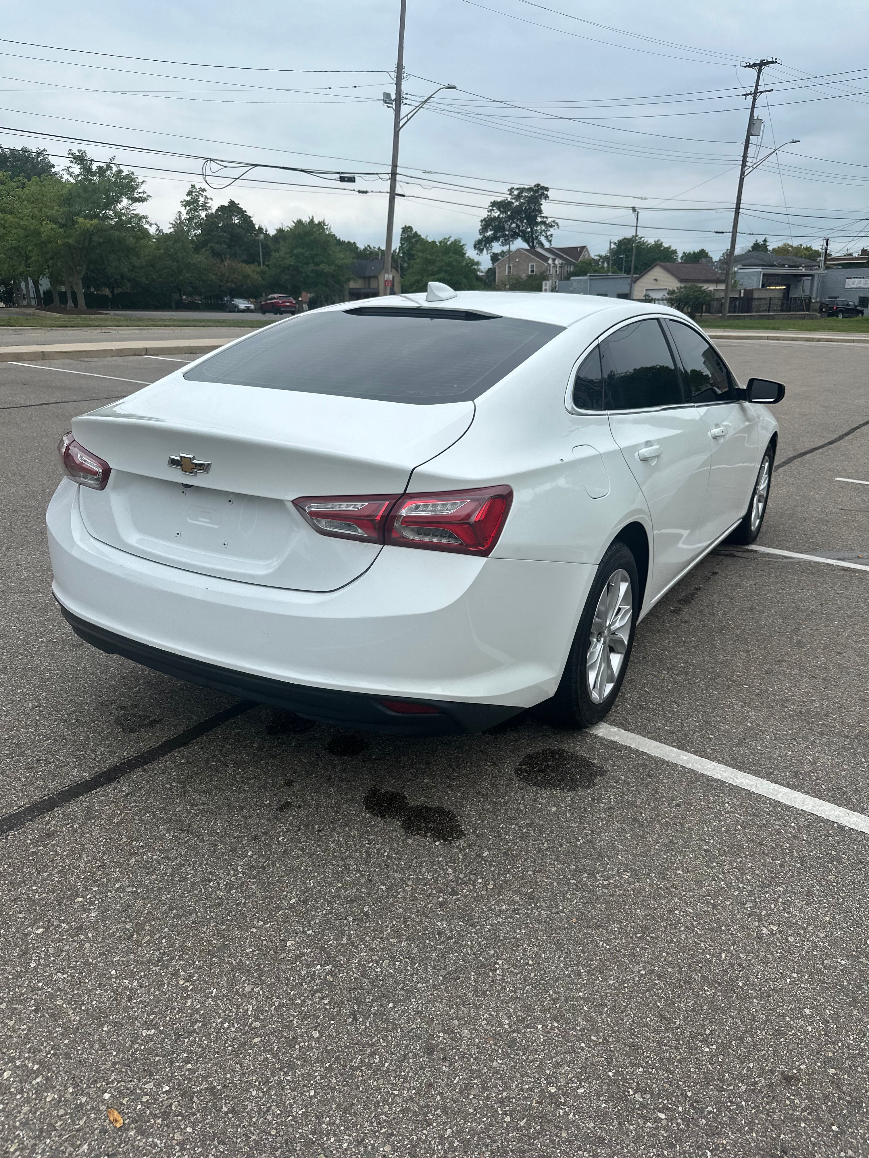 Used 2020 Chevrolet Malibu LT FWD image 2