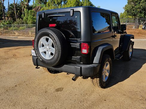 Used 2015 Jeep Wrangler Sport w/ Quick Order Package 24S AWD/4WD image 10