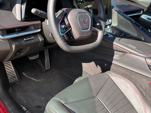 Used 2025 Chevrolet Corvette Stingray Premium Cpe w/ Z51 Performance Package RWD image 16