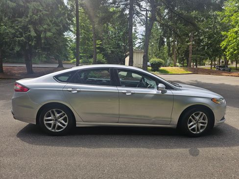 Used 2014 Ford Fusion SE image 6