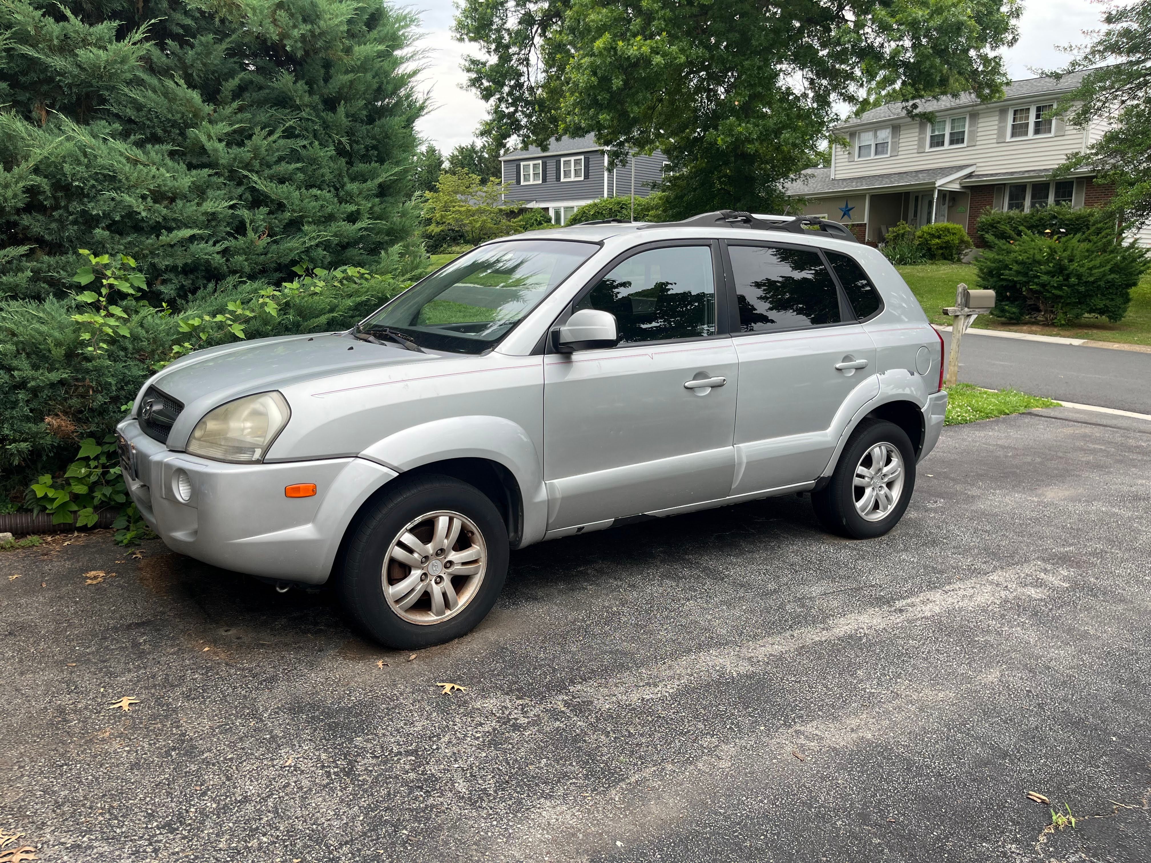 Used 2008 Hyundai Tucson Limited FWD image 1