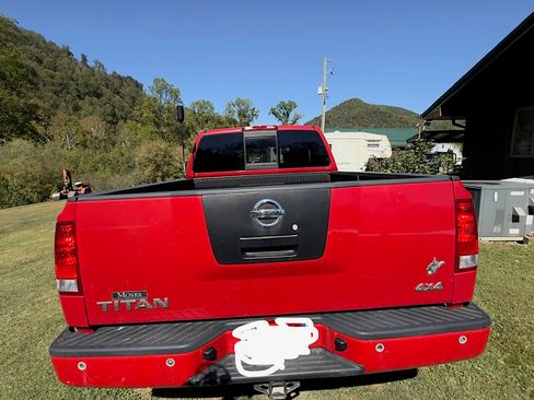 Used 2012 Nissan Titan SV w/ Sport Appearance Pkg image 9