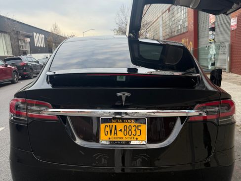 Used 2020 Tesla Model X Long Range image 16