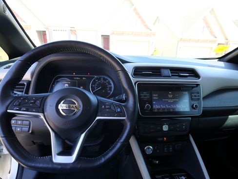 Used 2019 Nissan Leaf SL w/ SL Technology Package image 15