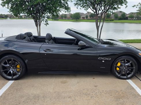 Used 2013 Maserati GranTurismo Sport image 6