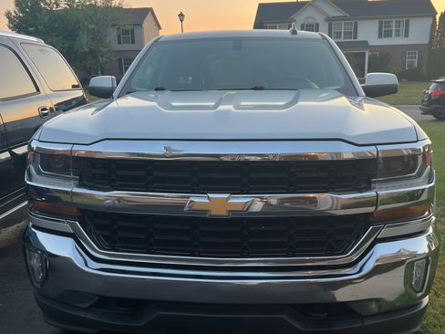 Used 2019 Chevrolet Silverado 1500 LT w/ All Star Edition AWD/4WD image 2