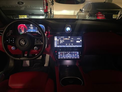 Used 2024 Maserati GranTurismo Trofeo image 25