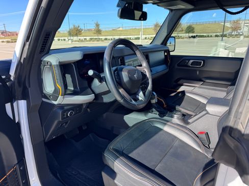 Used 2022 Ford Bronco Badlands w/ Sasquatch Package image 12