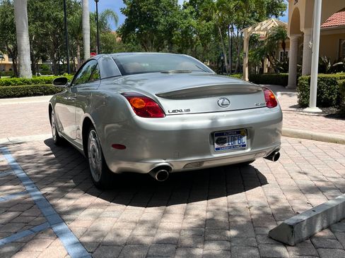 Used 2004 Lexus SC 430 Convertible image 8