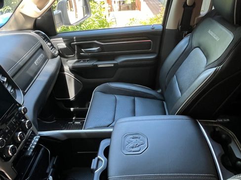Used 2019 RAM 1500 Laramie AWD/4WD image 4