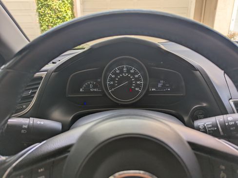 Used 2017 MAZDA MAZDA3 Touring FWD image 16