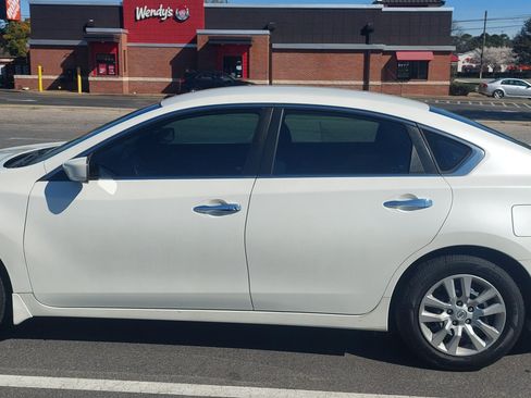 Used 2015 Nissan Altima 2.5 S w/ Power Driver Seat Package image 2
