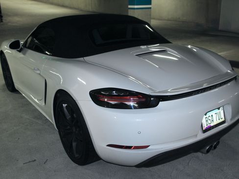 Used 2019 Porsche 718 Boxster RWD image 10