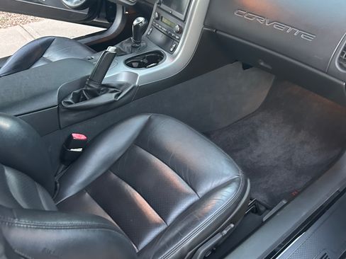 Used 2006 Chevrolet Corvette Convertible w/ Preferred Equipment Group RWD image 19