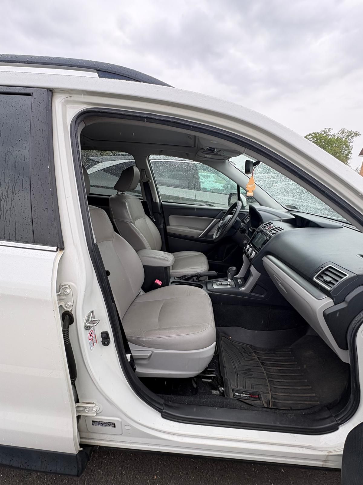 Used 2016 Subaru Forester 2.5i Limited w/ Popular Package #2 AWD/4WD image 6